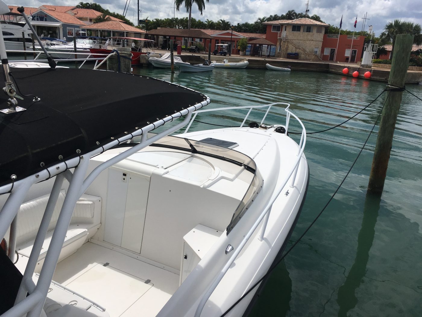 Motorboat rental Casa de Campo