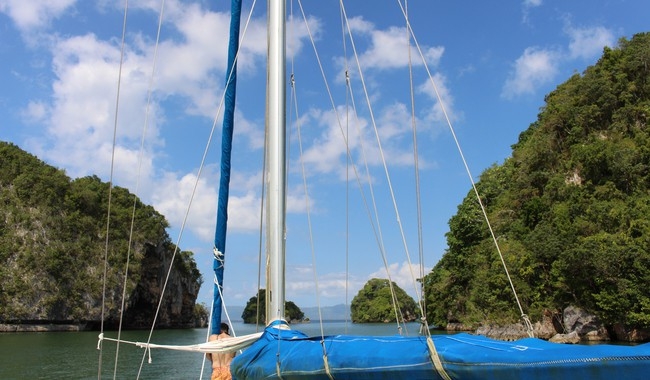 sailboat-for-rent-samana-haitises-view