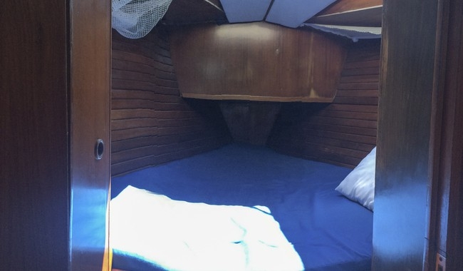 sailboat-for-rent-samana-master-room