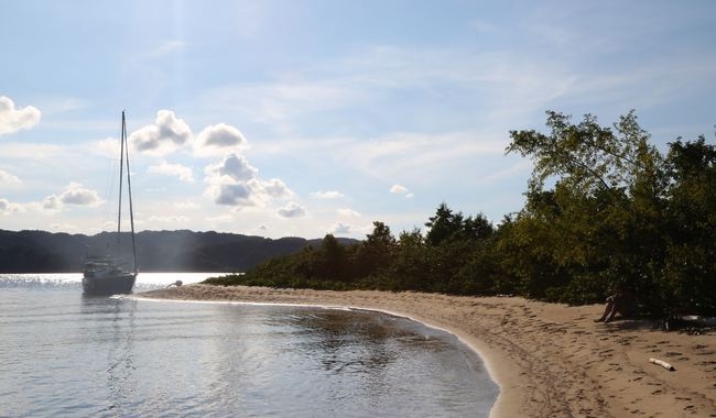 sailboat-for-rent-samana-parque-haitises