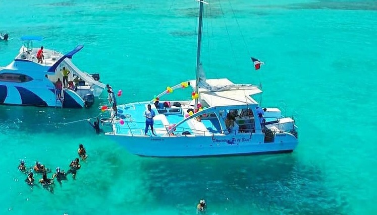 catamaran party punta cana