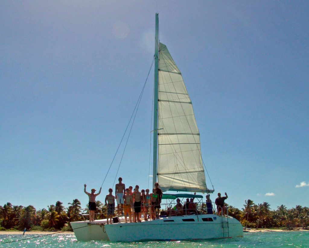 catamaran vela alquiler charter renta barco privado Punta Cana República Dominicana