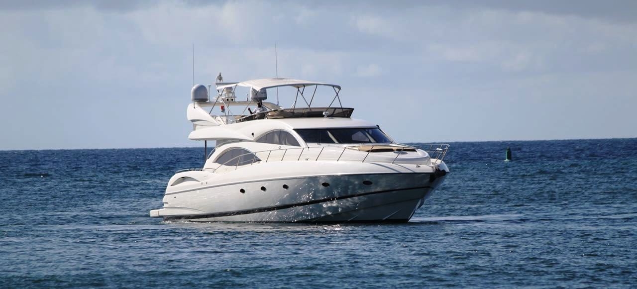 luxurycrewedyachtchartercasadecampo WannaBoats