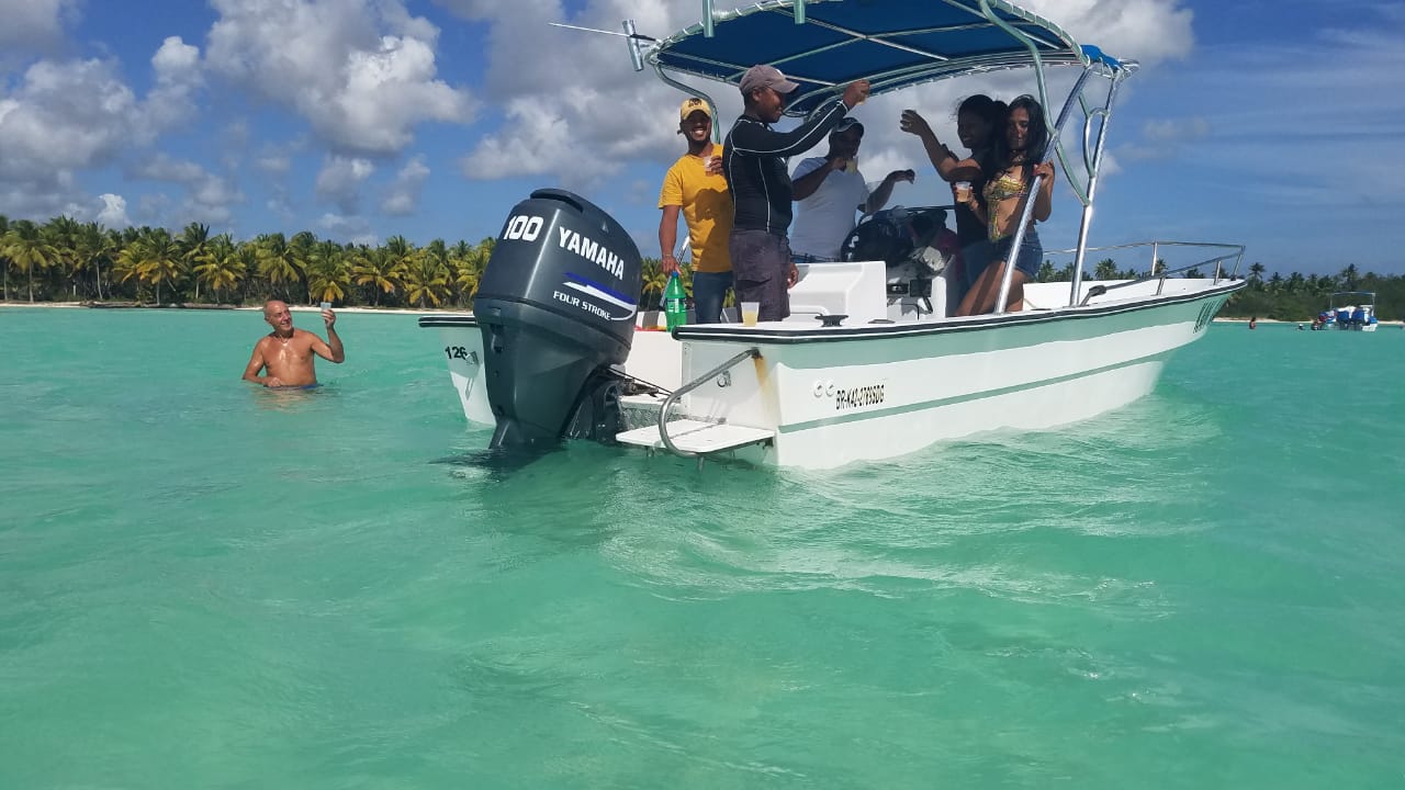 Rent-a-motor-Boat-Dominican-Republic