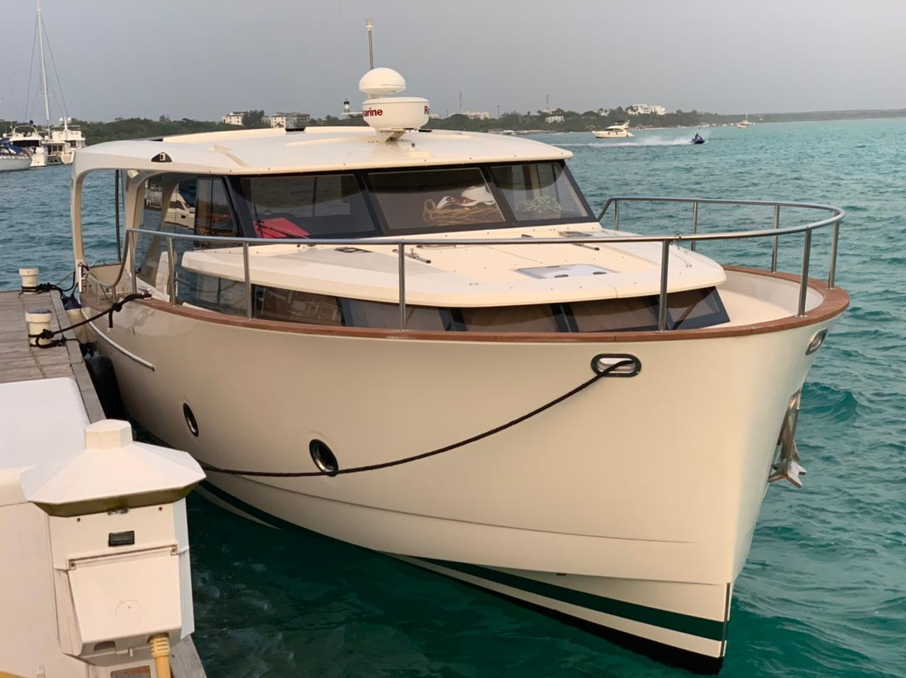 private Luxury santo domingo Boca Chica yacht charter Hybrid power