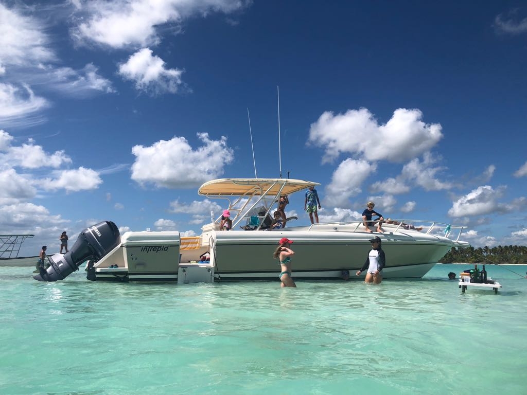 motorboat-private-rental-casa-de-campo-1