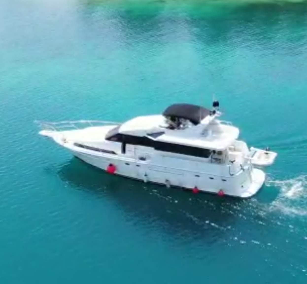 yacht-private-rental-boca-chica-10