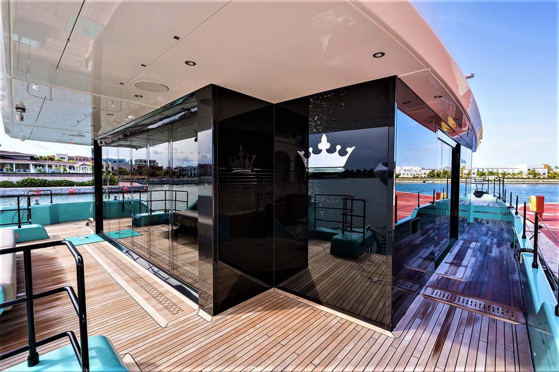 luxury-private-catamaran-charter-casa-de-campo-exterior