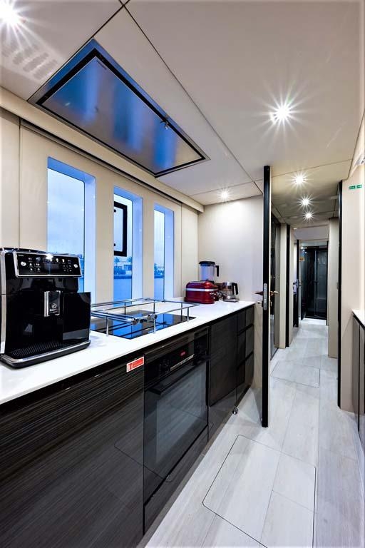 luxury-private-catamaran-charter-casa-de-campo-kitchen