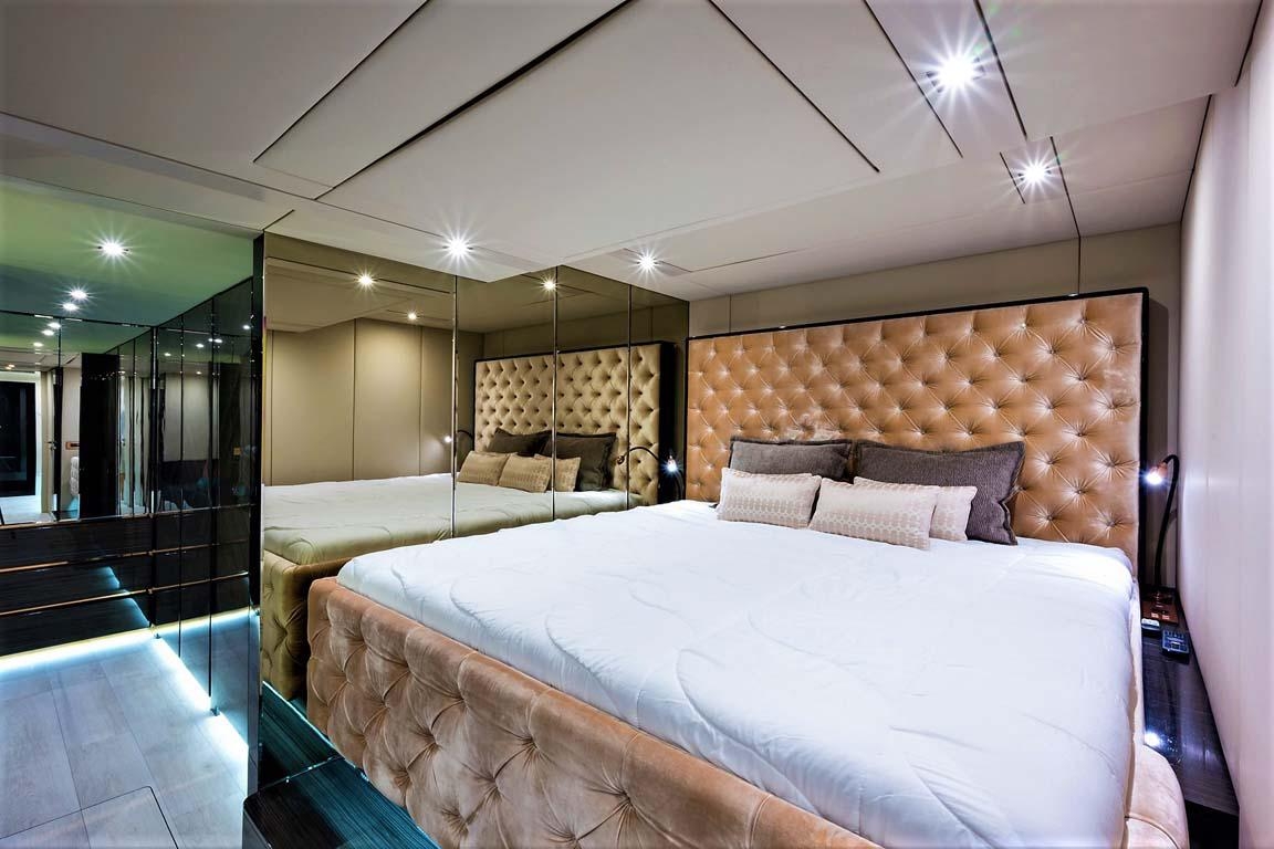 luxury-private-catamaran-charter-casa-de-campo-suite