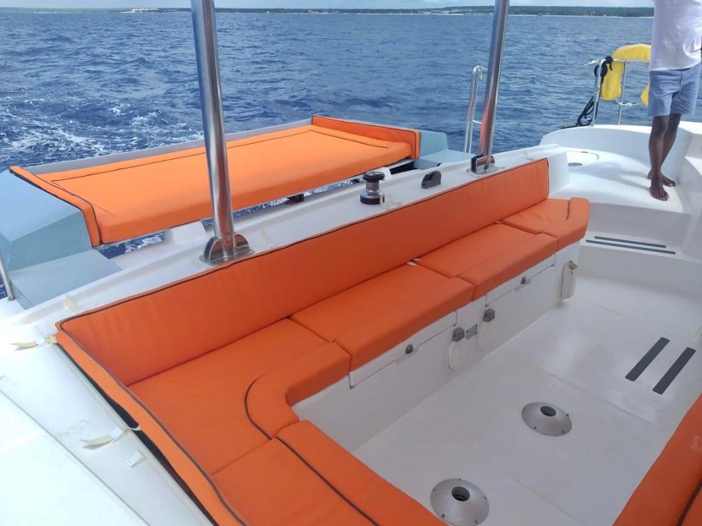 catamaran-private-luxury-charter-casa-de-campo-to-saona-palmilla-catalina