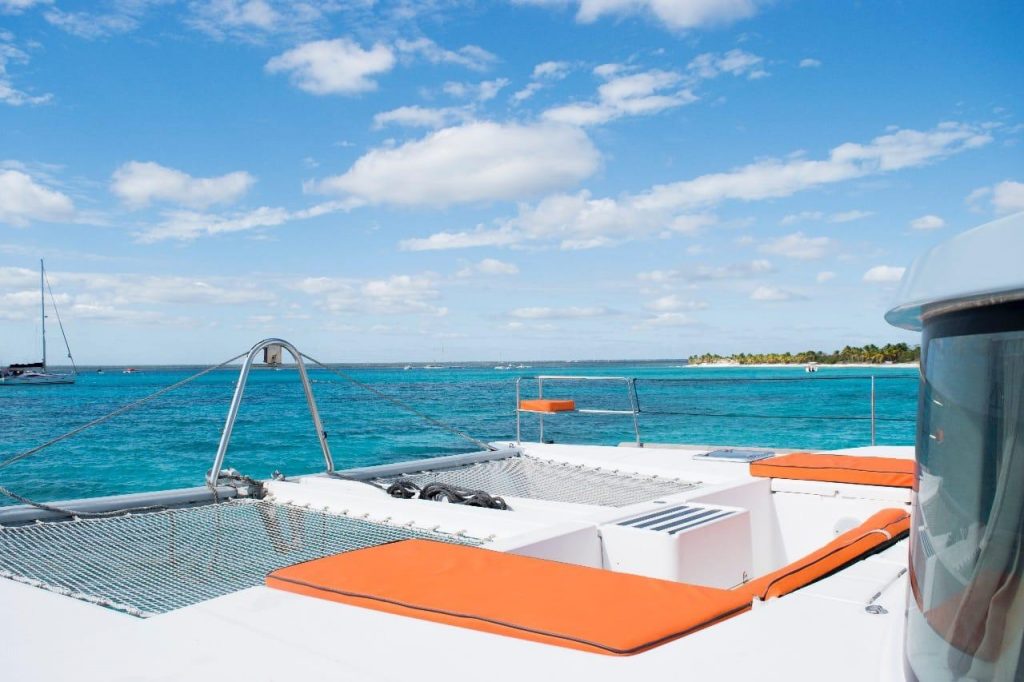 catamaran-private-luxury-charter-casa-de-campo-to-saona-palmilla-catalina-net