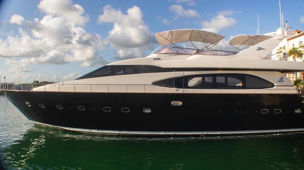 Luxury yacht Charter Cap Cana Marina