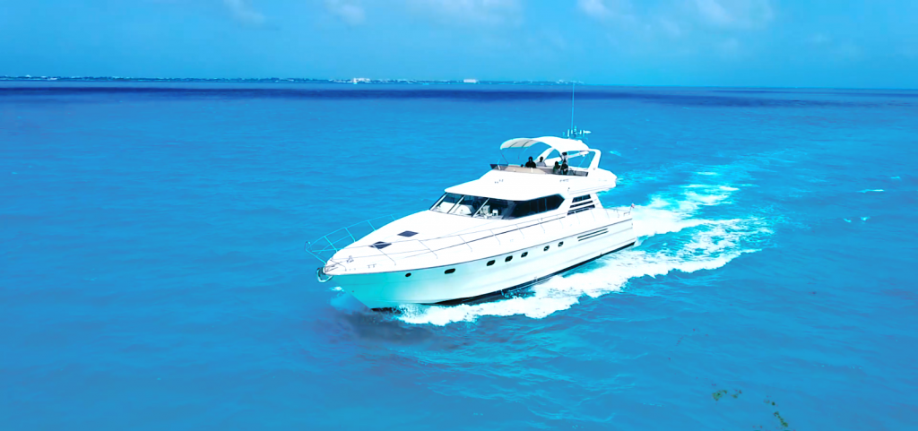 private yacht charter cancun mexico