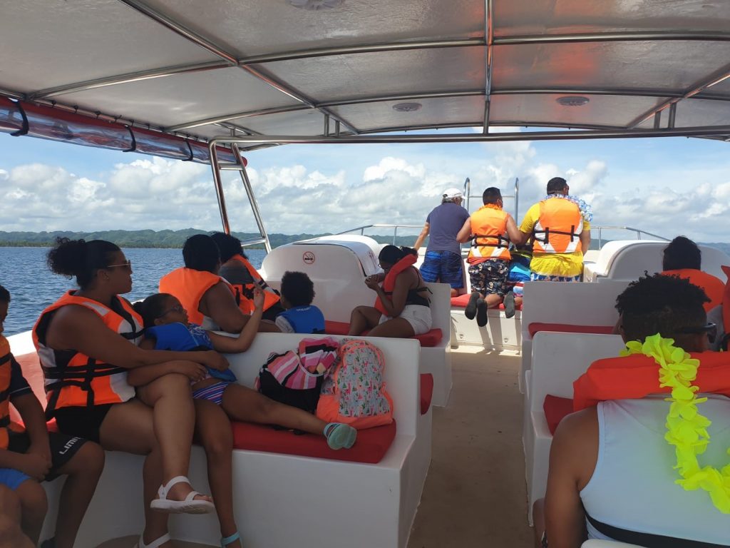 Excursiones Privadas en Catamaran por Samana Cayo Levantado o Parque Haitises