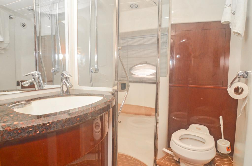 Casa de Campo Private Yacht charter toilet