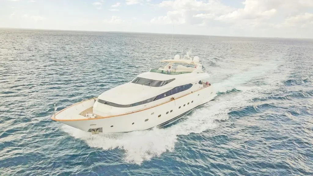 Luxury Private Yacht in Casa de Campo to Palmilla Saona or Catalina main