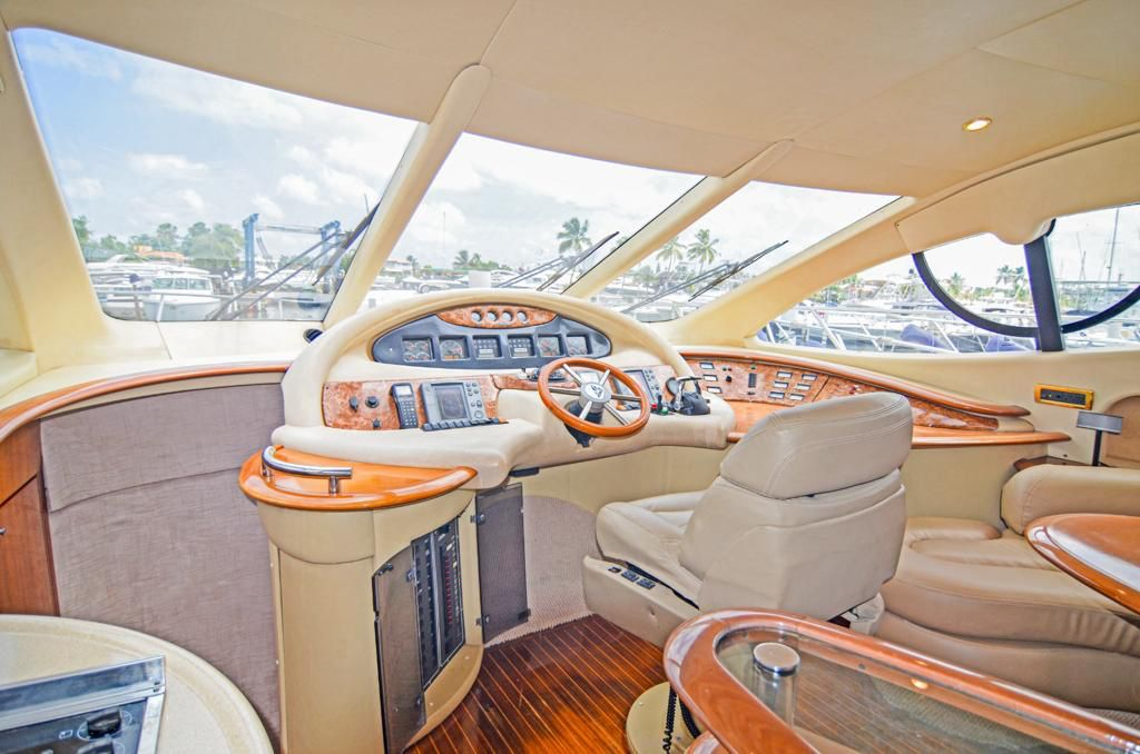 Luxury Yacht Charter in Casa de Campo to Saona or Catalina
