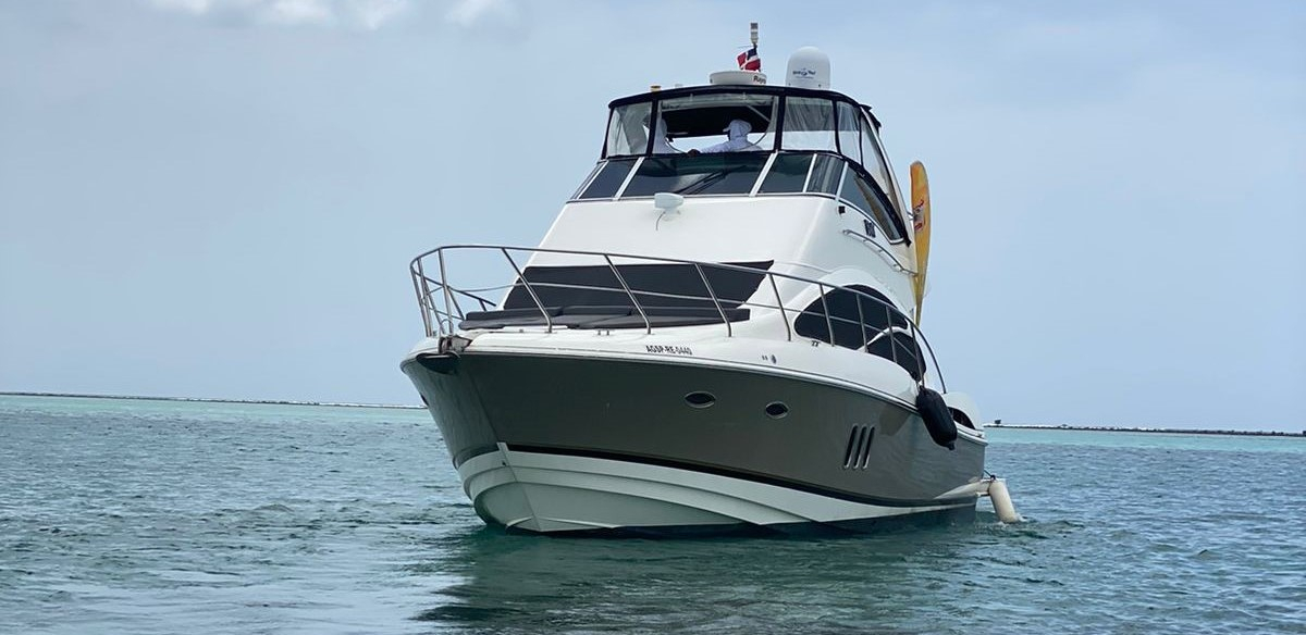 2 Level Yacht for Private Rental in Playa Boca Chica Santo Domingo