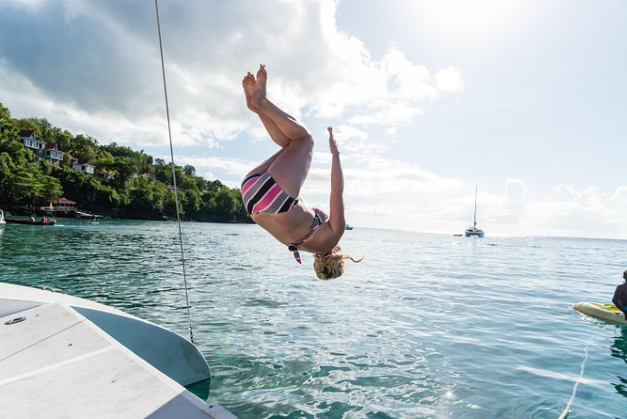 Alquiler de catamarán privado a Anse Cochon, Castries, Gros Islet, Marigot Bay, Pitons, Rodney Bay en Santa Lucía