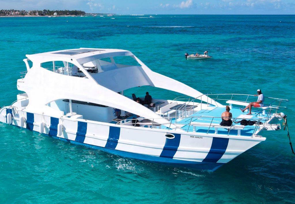 Punta Cana Catamaran Alquiler Privado con tobogan