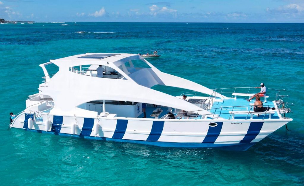 Punta Cana Gran Catamaran Alquiler Privado con tobogan