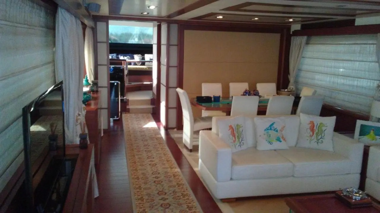 7944630360_Azimut_86_Luxury_Yacht_Rental_in_Casa_de_Campo_Saona.jpeg