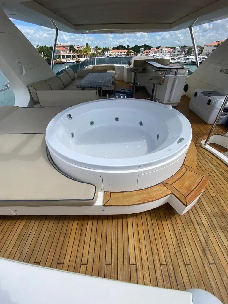 7944630360_Azimut_Luxury_Private_Yacht_Charter_in_Casa_de_Campo_Saona.jpeg