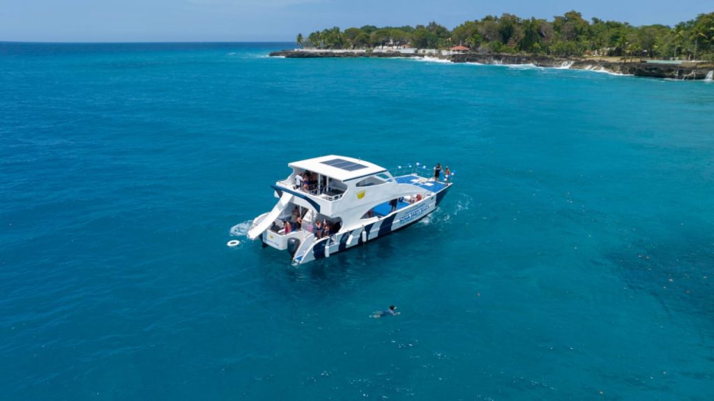 Barco Privado para Fiestas en Sosua Catamarán y Tobogán