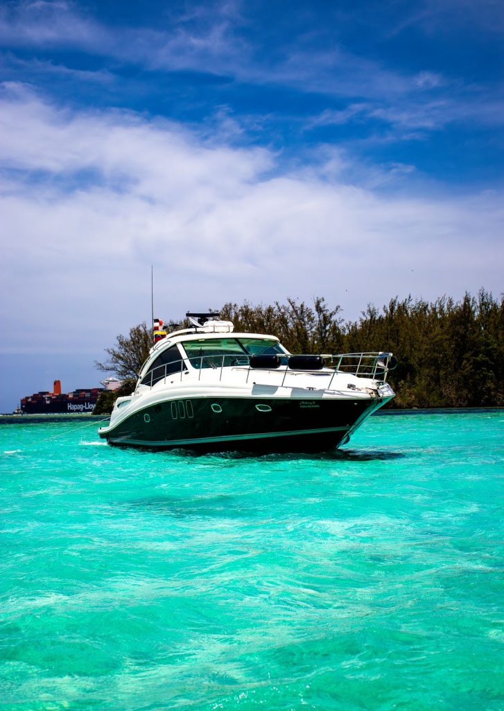 Luxury Yacht Rental in Boca Chica Beach Santo Domingo frontal