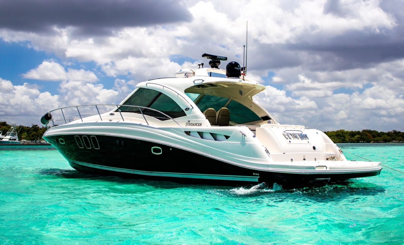 Luxury Yacht Rental in Boca Chica Beach Santo Domingo side