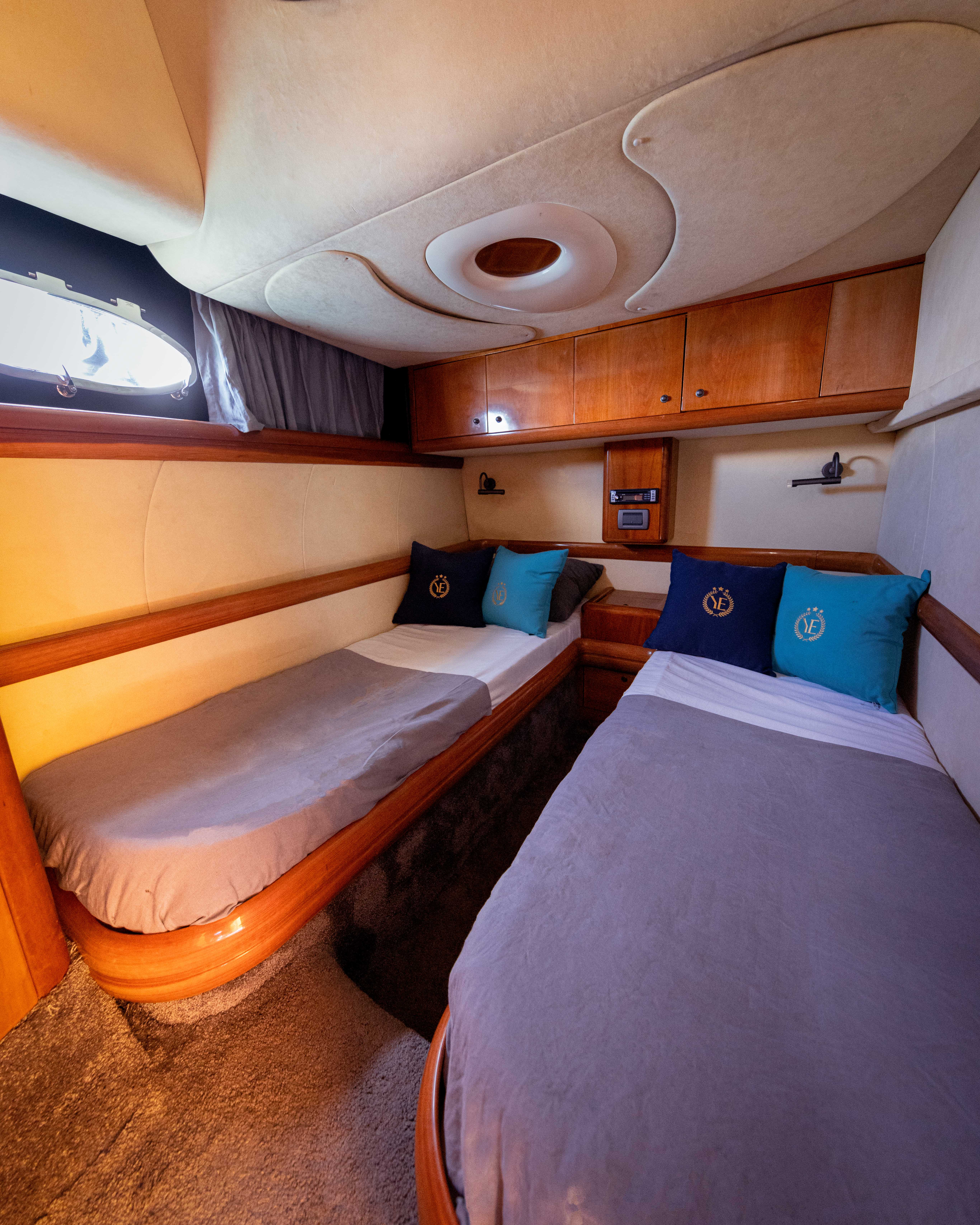 3519704295_Luxury_Yacht_Rental_and_Charters_in_Riviera_Maya_and_Cozumel_cabin2.jpg