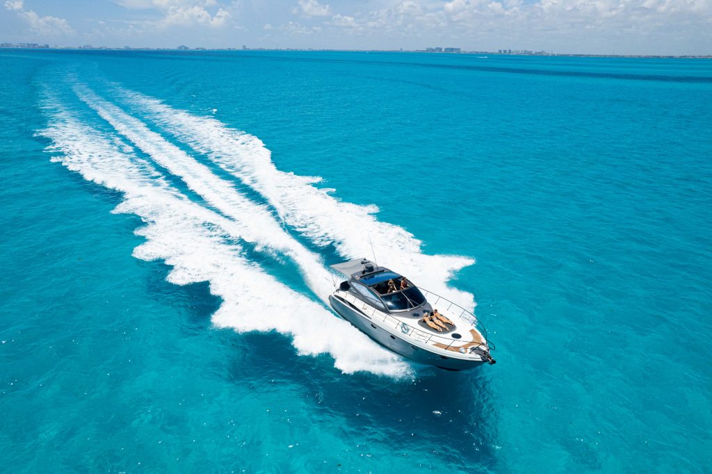 3519704295_Riviera_Maya_and_Cozumel_Luxury_Yacht_Rental_and_boat_Charters_nav_fast.jpg