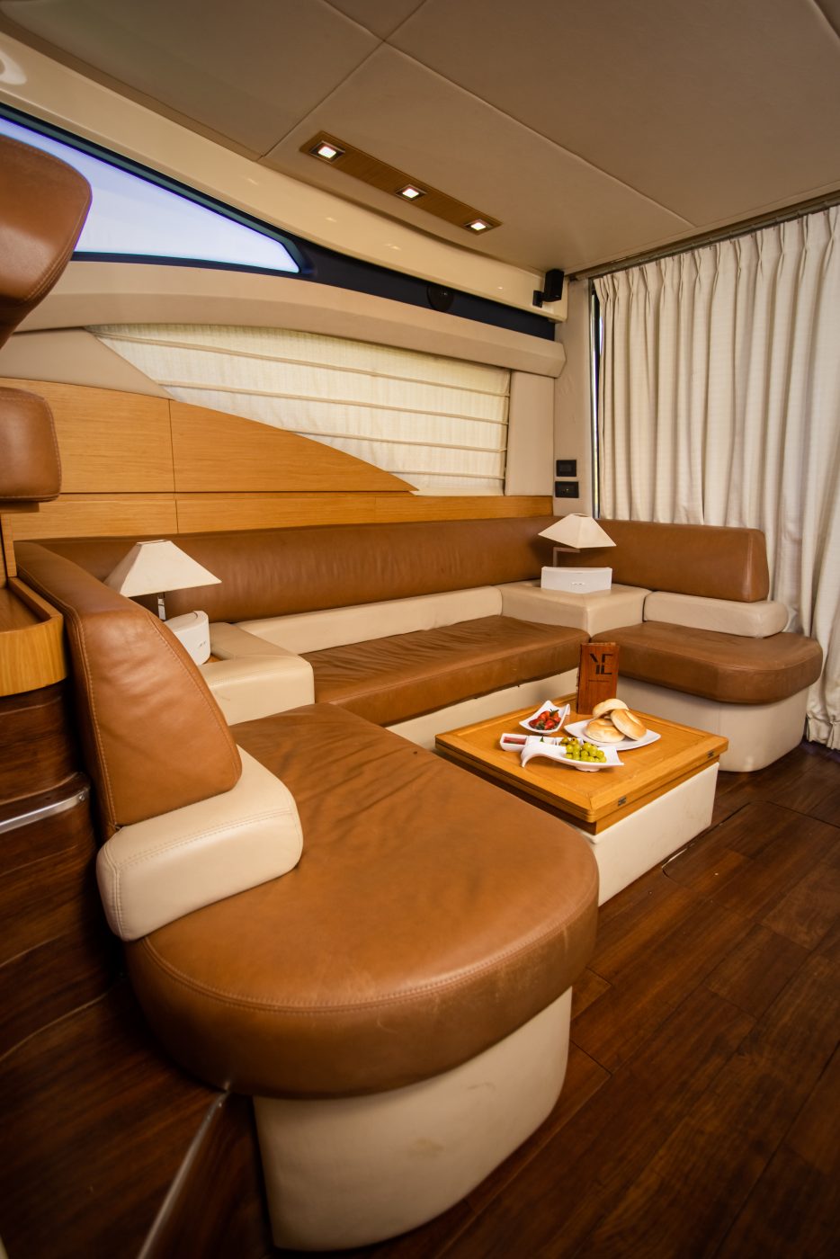 43' Luxury Yacht Azimut Charters to Cozumel & Tulum