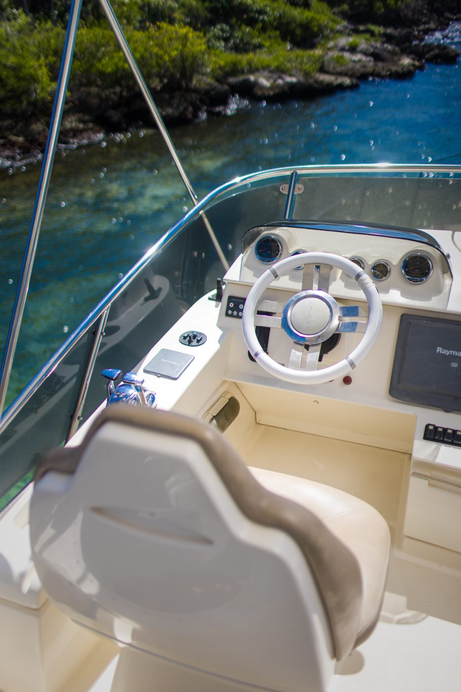 43' Yacht Azimut Charters to Cozumel & Tulum luxury boat rentals