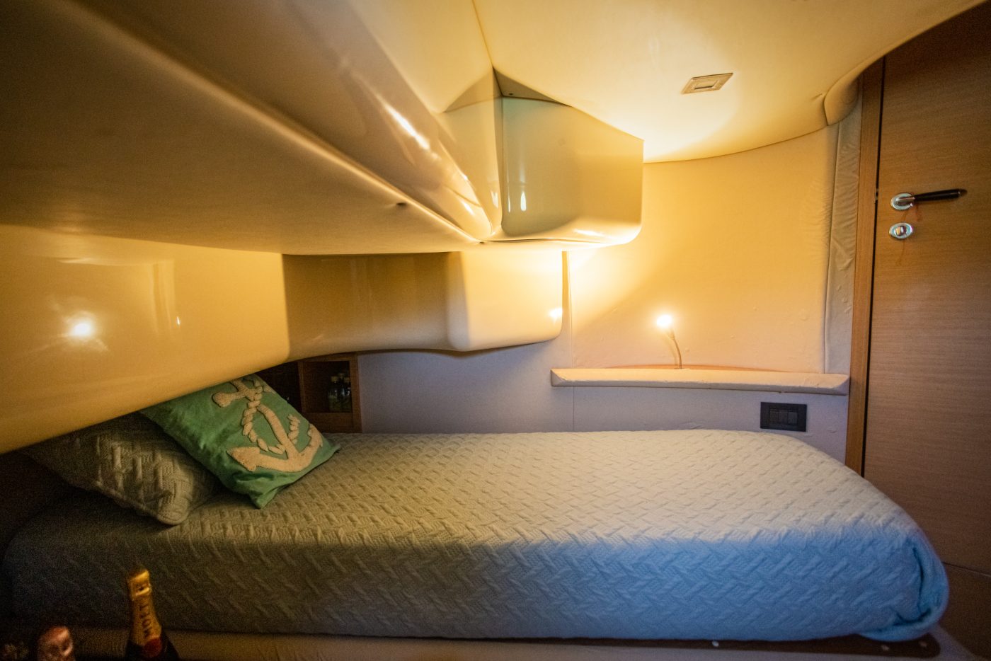 43' Yacht Azimut Charters to Cozumel & Tulum luxury yacht cabin