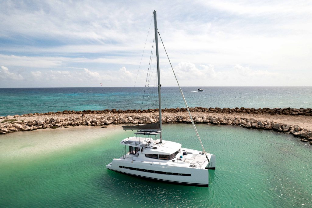 9842773812_40'_Private_Catamaran_Bali_to_Rent_in_Riviera_Maya_to_Isla_Mujeres_aereal_side.jpg