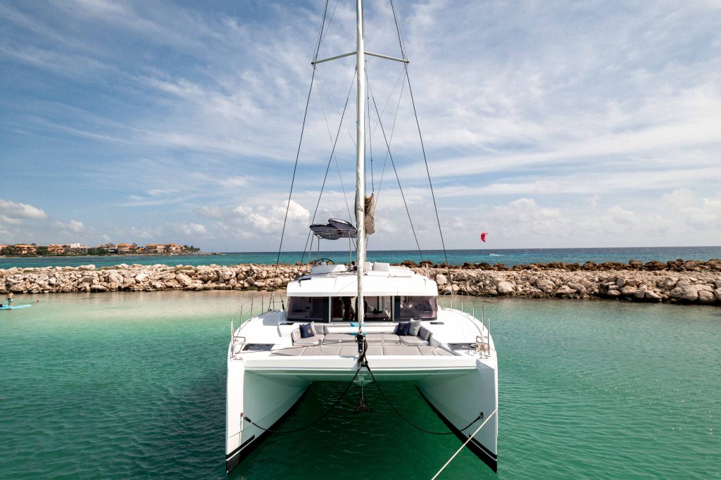 9842773812_40'_Private_Catamaran_Bali_to_Rent_in_Riviera_Maya_to_Isla_Mujeres_front.jpg