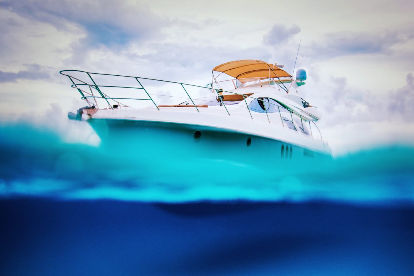 Private Azimut Yacht Charters in Cancun To Isla Mujeres UW