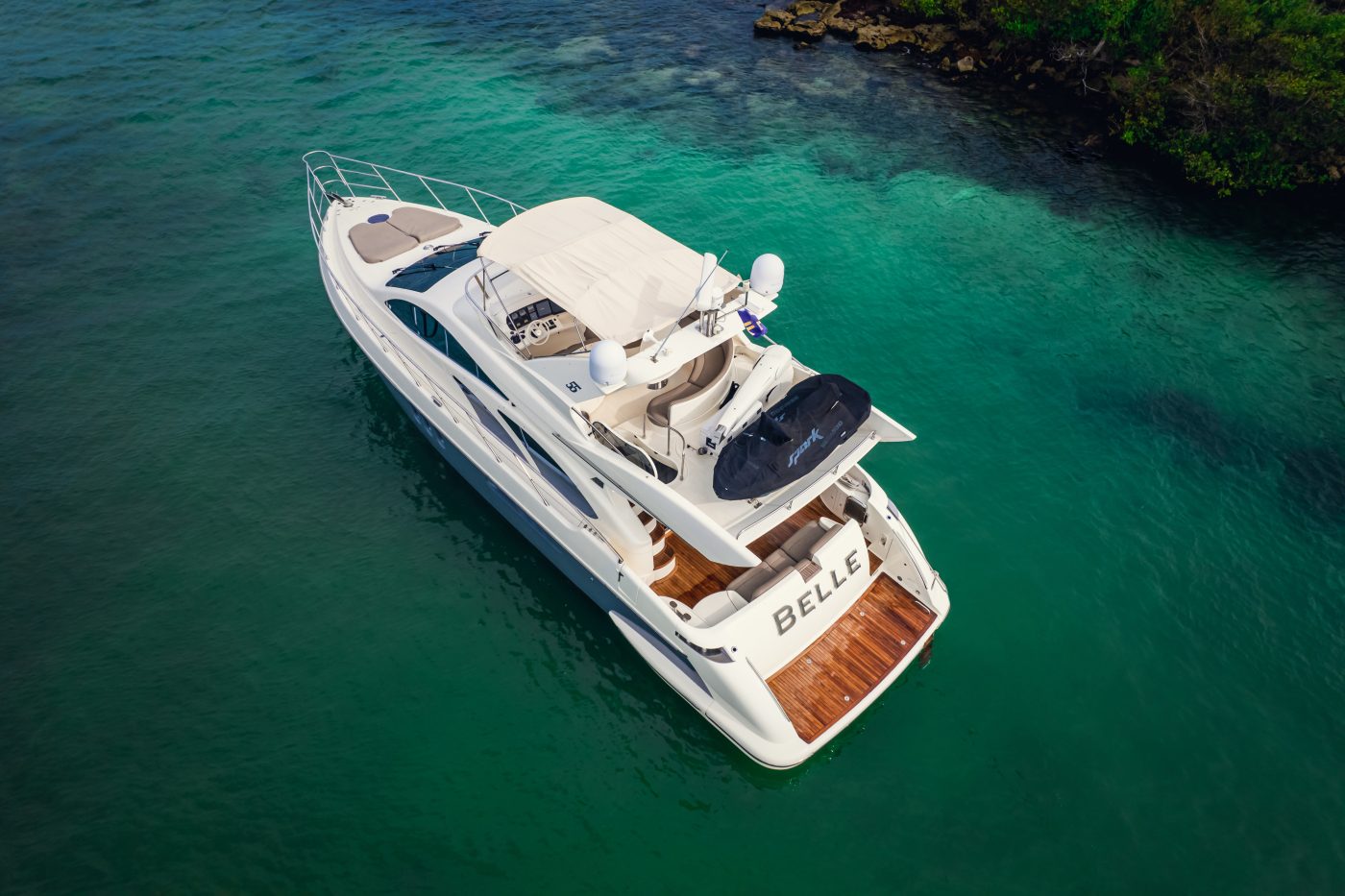 Private Azimut Yacht Charters in Cancun To Isla Mujeres aereal close