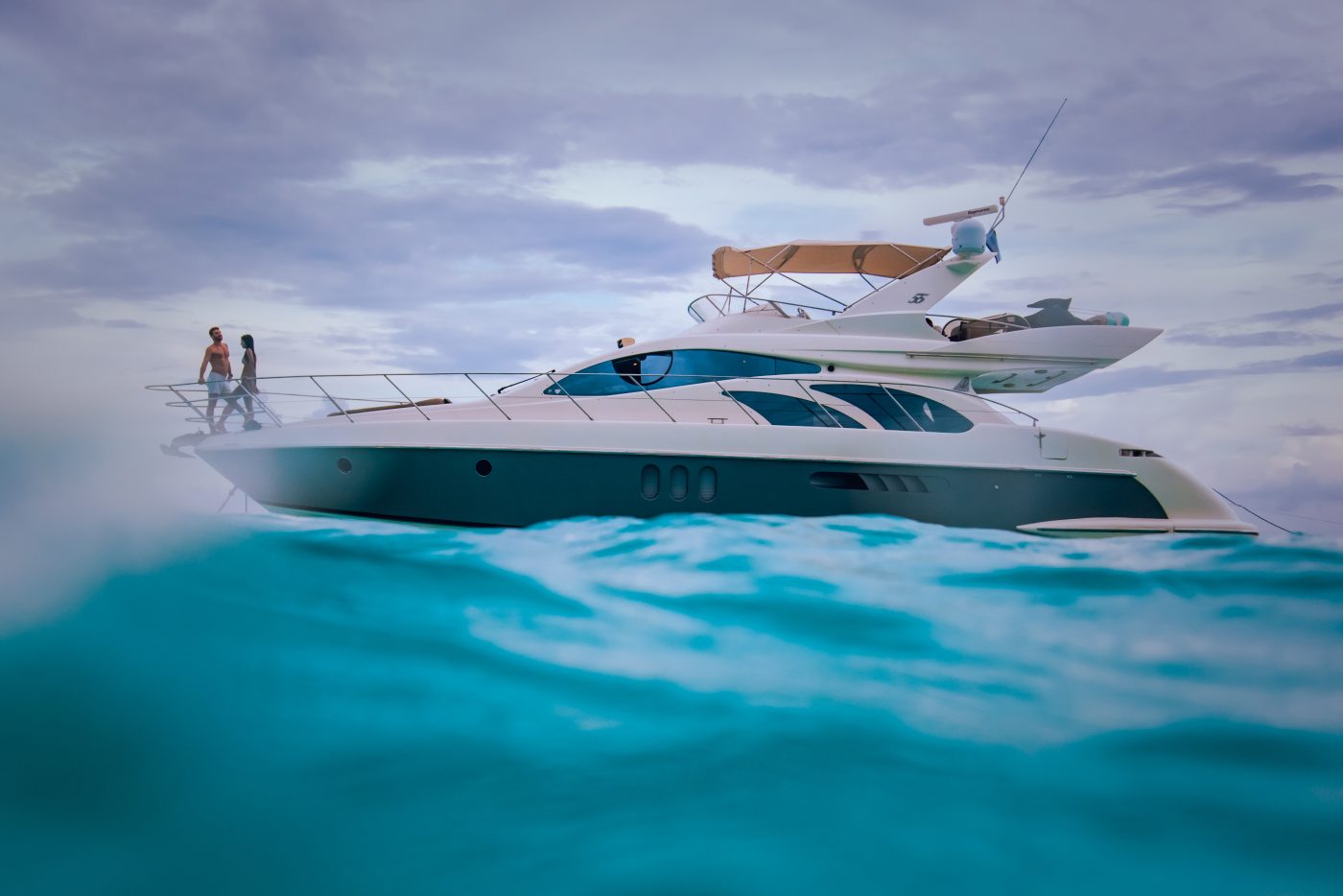 Private Azimut Yacht Charters in Cancun To Isla Mujeres nav