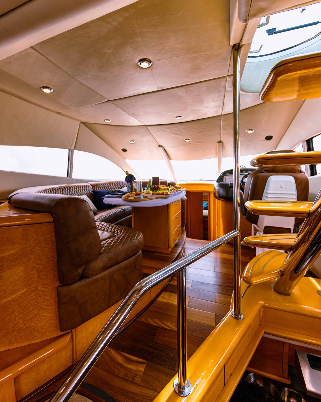 Sunseeker Luxury Yacht Charters to Cozumel, Isla Mujeres and Cancun salon
