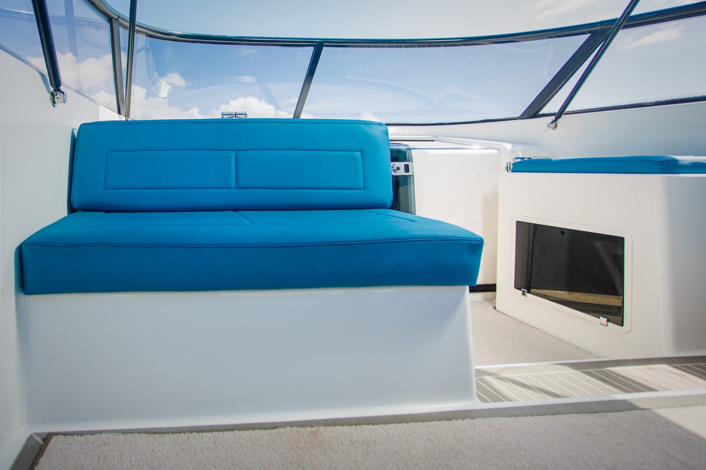 VanDucht Private yacht rental in Puerto Aventuras Riviera Maya and Cozumel copilor seat