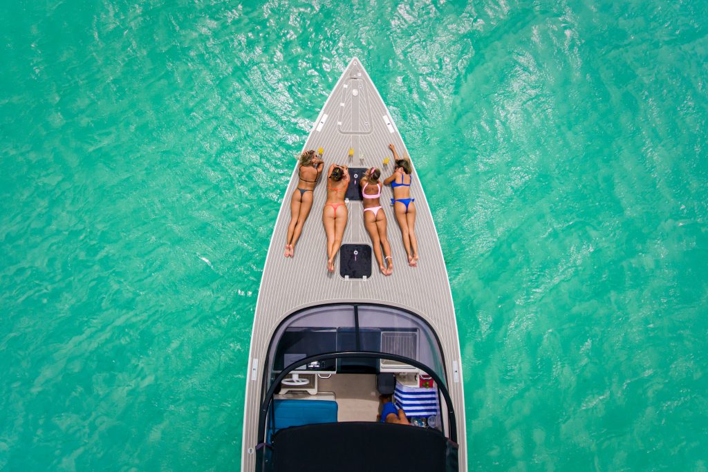 VanDucht Private yacht rental in Puerto Aventuras Riviera Maya and Cozumel relax