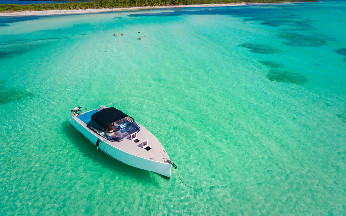 VanDucht Private yacht rental in Puerto Aventuras Riviera Maya and Cozumel sea