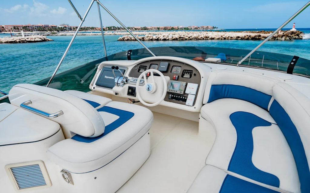 Azimut All-Inclusive Yacht Charters in Riviera Maya