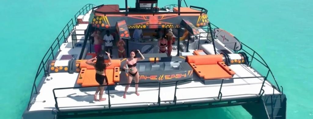 8Catamaran-Bayahibe-Alquiler-Privado-a-isla-Saona-o-Isla-Catalina-main-1