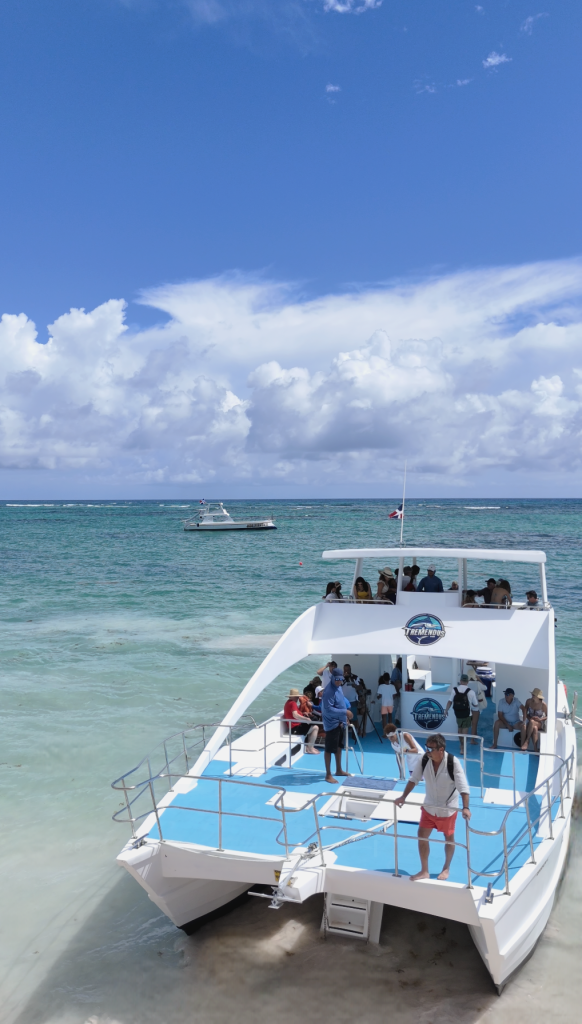 Catamaran con tobogan Renta Privada Punta Cana
