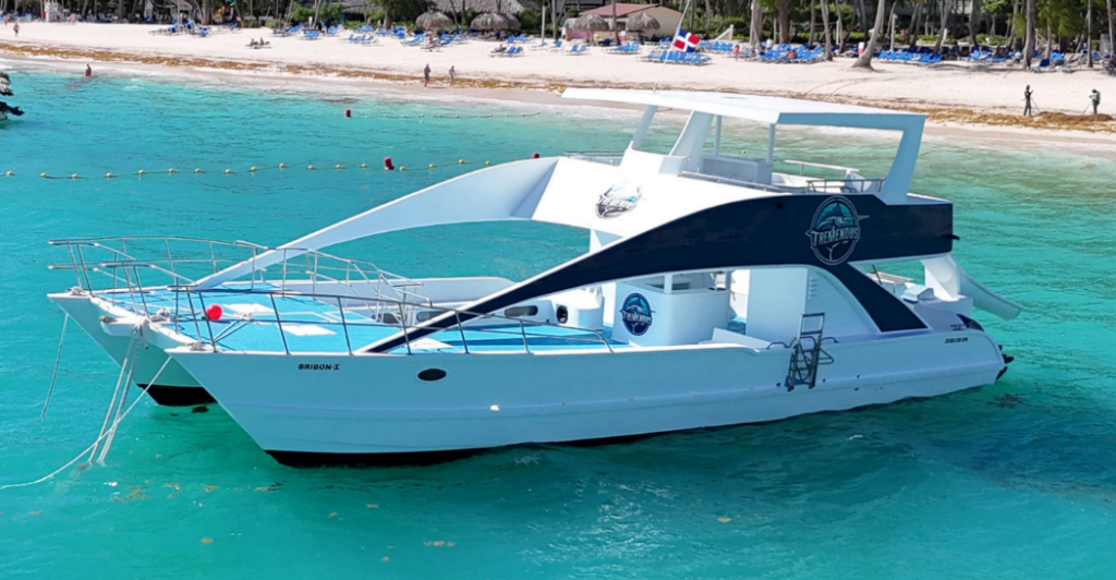 Catamaran con tobogan Alquiler Privado Punta Cana