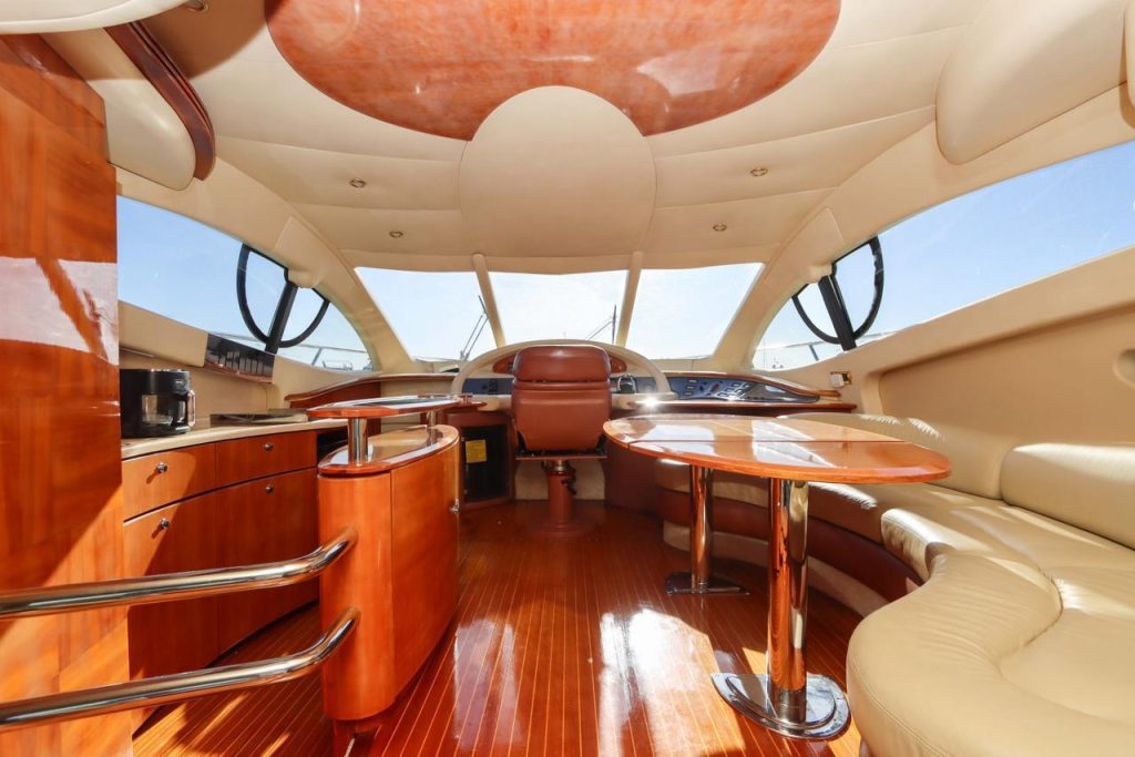 3878243035_Azimut_luxury_yacht_rental_Casa_de_Campo_to_Catalina_-_bar_area.jpg